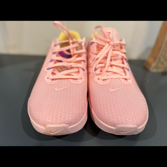 Nike Metcon sneakers in women’s size 13 - Picture 9 of 9